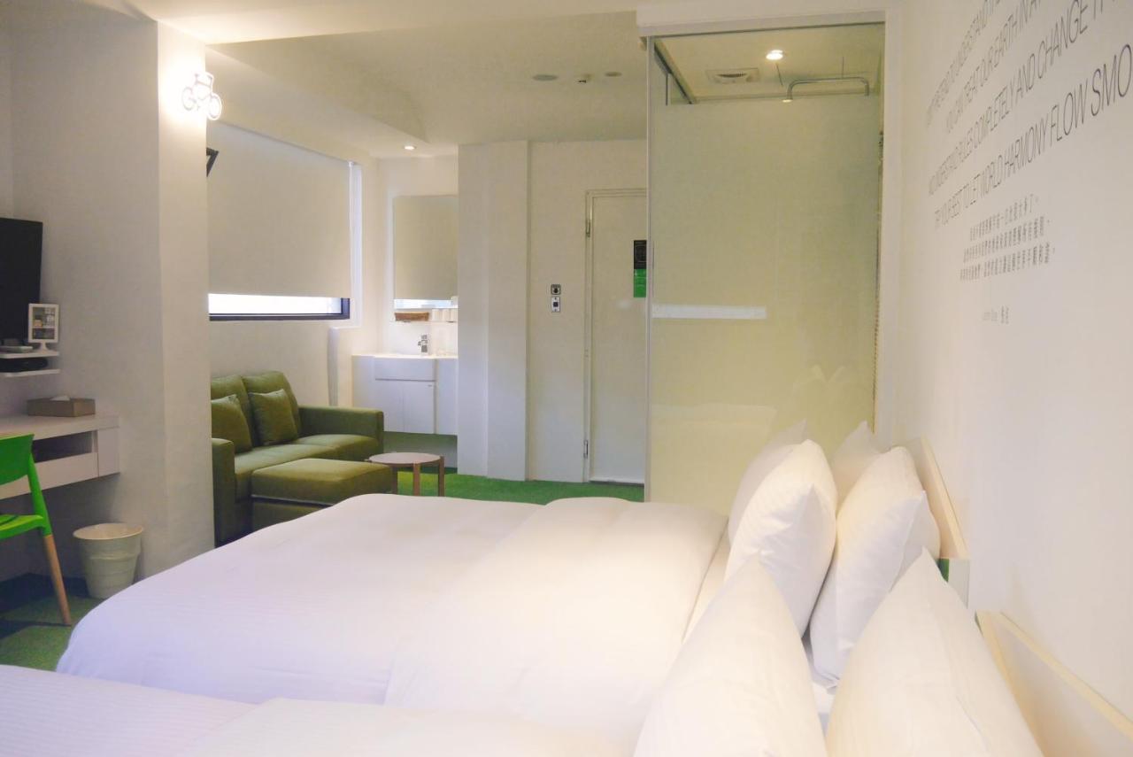 Time Flyer Hotel Taichung Exterior foto